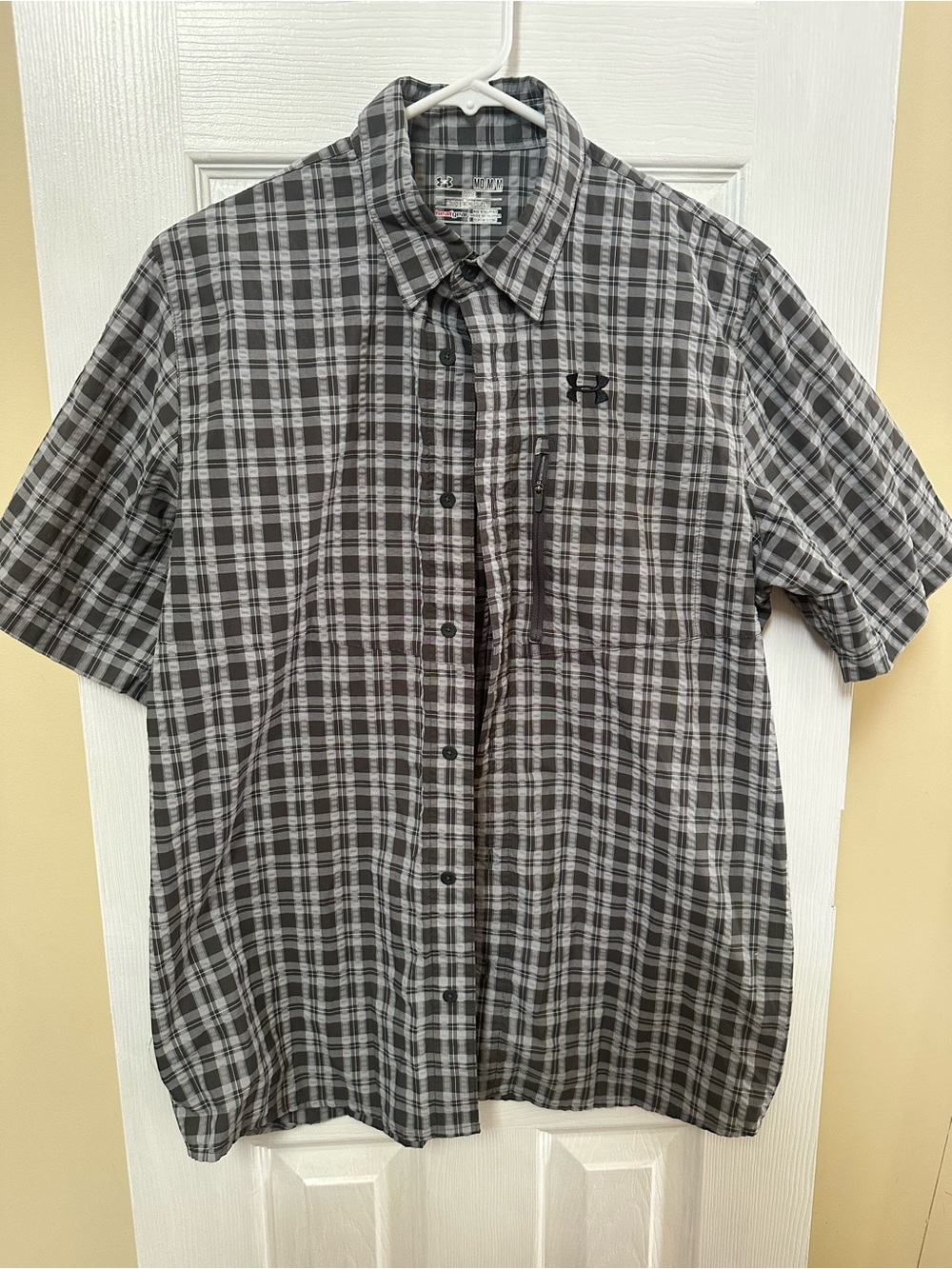 Under Armour Men’s Black & Gray Plaid Short-Sleeve Button-Down Shirt